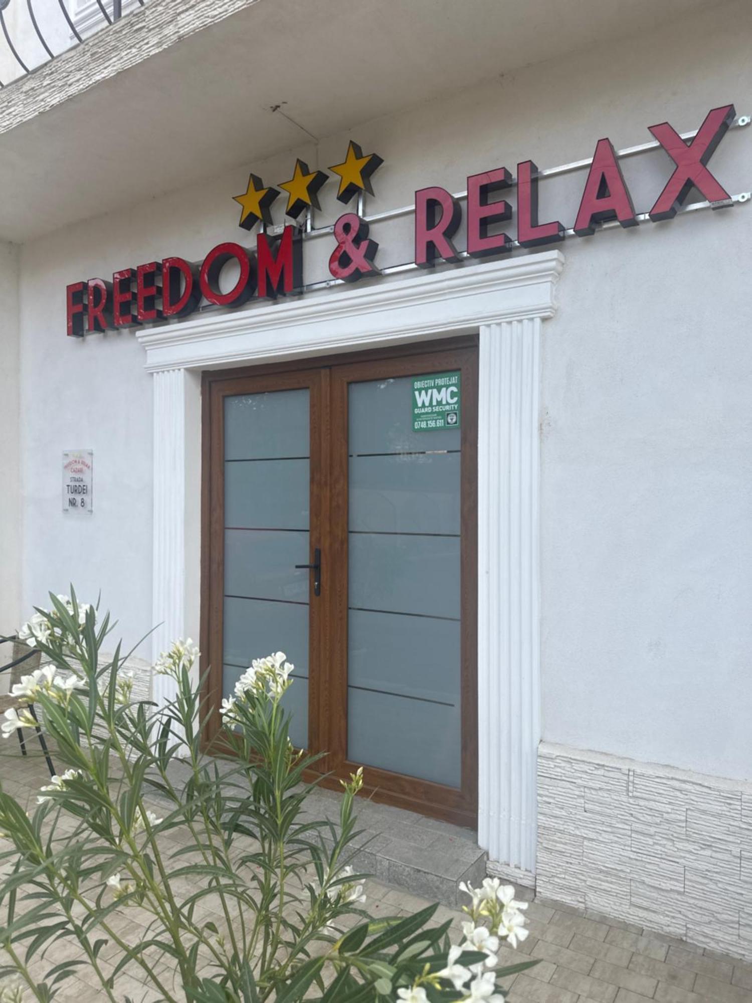Отель Freedom&Relax Бузэу Экстерьер фото