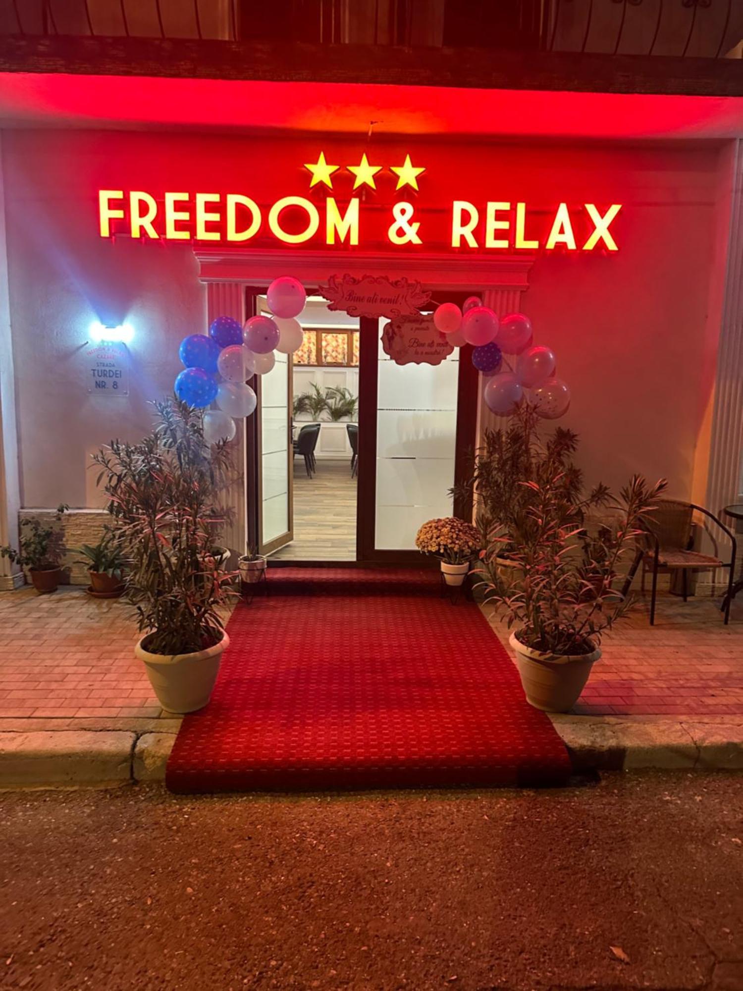 Отель Freedom&Relax Бузэу Экстерьер фото